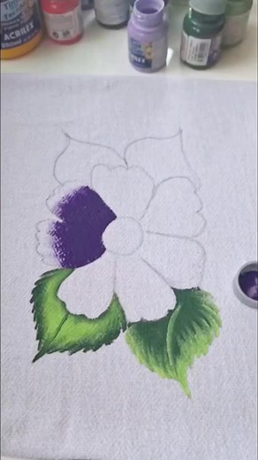 34K views · 719 reactions | COMO PINTAR FLOR LILÁS FÁCIL FAÇA VOCÊ MESMO PINTURA EM TECIDO PARA INICIANTES #PINTURAEMTECIDO #PASSOAPASSO #PANODEPRATOPINTADOAMAO #TINTASACRILEX #ARTESANATOS #ATESA #FOLHAS #TUTORIAIS #PASSOAPASSO #PINTANDOFLORLILAS | Artesanato em geral | Facebook