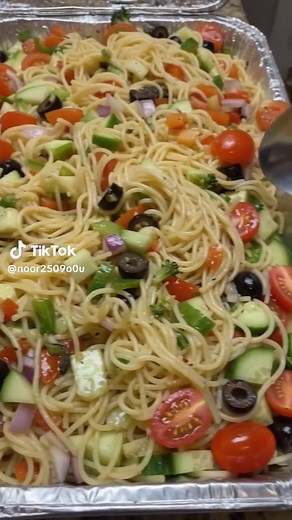 Italian Spaghetti Pasta Salad Recipe (Easy Cold Pasta Salad)