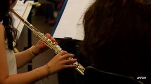🎷🎺 RTM en musique L'orchestre de la RTM est de retour ! 🚇 Rdv dans la station Castellane, au niveau de la mezzanine des correspondances. 🗓 Quand ? Ce soir de 18 à 19 heures. 👏 En attendant de les applaudir en direct, on partage avec vous un extrait de ce qui vous attend 👇 #RTM #musique | RTM