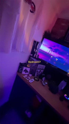 Counting Guitars & Vinyls in a Bedroom