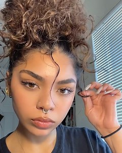 98K views · 6.7K reactions | Pretty hairstyles for curly hair! | MetDaan Creative | Facebook