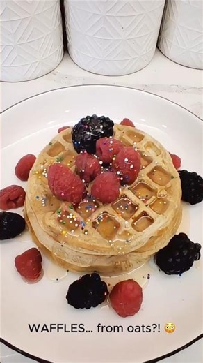 I Turned Oats Into WAFFLES 😳🧇 (No Flour + High Protein!)