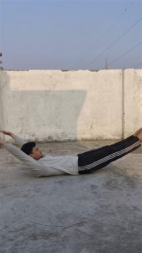 Hollow body hold tutorial ✅ #calisthenics #bodyweighttraining #shorts