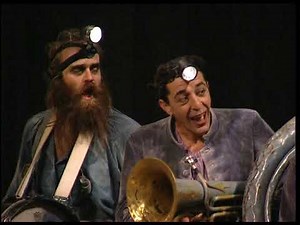 Cirque Plume : captation du spectacle "L'harmonie est-elle municipale" (1996-1998)