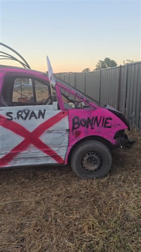 🇦🇺 LIKE, FOLLOW & SHARE 🇦🇺 A new Beasty Bus is inbound......Standby 💪💪💪 #demolitionderby #derbylife #professional #motorsports #Beast