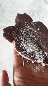 Pt. 5 of my making Bows! Watch me create a a velvet text on bow #1. #cookies #howto #baking