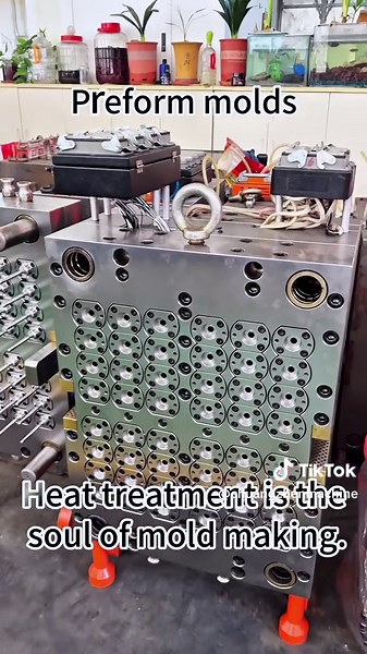 #mold #injection molding #mold production #preform #preform mold