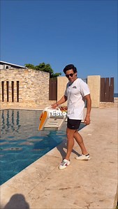 Tu alberca no debería necesitar tu tiempo 🥵😖 Déjala impecable y limpia con Anfibius 001, la aspiradora robot inalámbrica que limpia fondo, paredes y línea de agua sin cables y sin supervisión. Solo lo enciendes, lo pones en el agua… y listo 🤩 Disponible en nuestra tienda en línea www.poolsavers.mx 🇲🇽 | Pool Savers