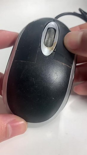 Restoring an Old Computer Mouse: Cleaning Tips