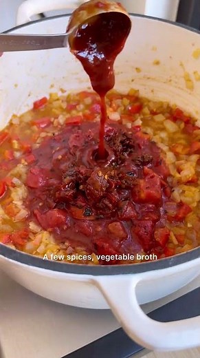 1-Pot Chipotle Black Bean Chili | Minimalist Baker Recipes