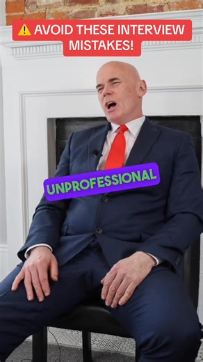 3 BODY LANGUAGE MISTAKES TO AVOID IN AN INTERVIEW! #jobinterviewtips #interviewskills #careervidz #bodylanguage #interviewtips #richardmcmunn | CareerVidz