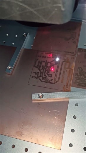Làm mạch in thủ công bằng laser zl 0866 4012 47 | Công Danh#diy #pcb #machine| Công Danh| Công Danh