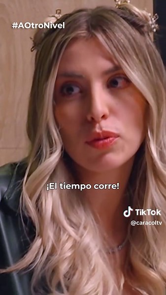 ⏳🎤 ¡El tiempo corre! Notas Cruzadas está definiendo qué canción cantar. La decisión no es fácil… ¿todo el grupo se sentirá cómodo con la elección? 👀🔥 #AOtroNivel