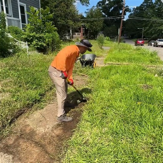 466K views · 4.4K reactions | take a look how CODE ENFORCEMENT SHOWED UP during my WORST YARD YET 2 | Daily TK Lawns | Facebook