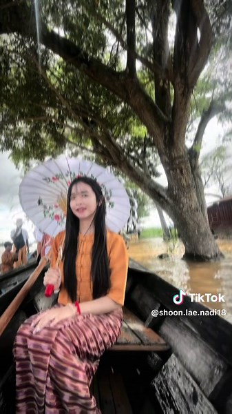 အင်းလေးတိုက်တေး - အပြုံးလေးများအတွက်