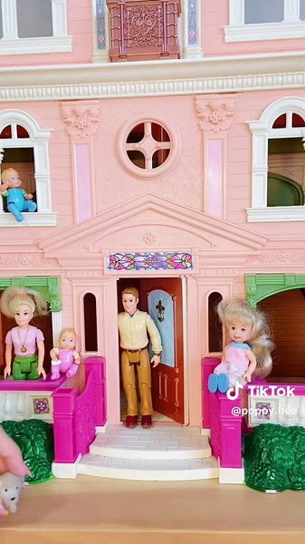 Vintage Fisher Price Loving Family Dollhouse - Dollhouse Tour