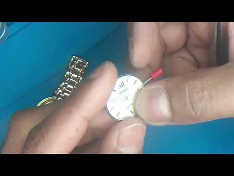 Changing a seiko solar movement
