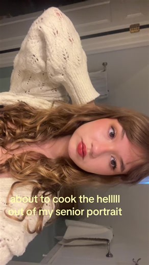 Senior Portrait Makeup Tips from a Makeup Expert