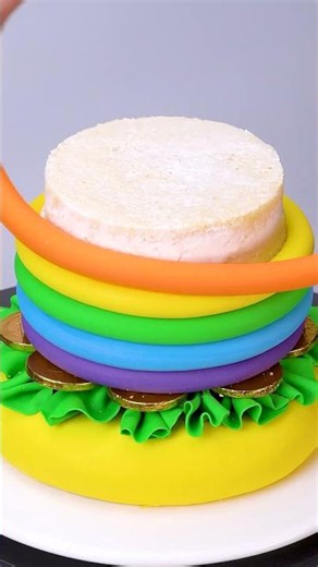 Creative Giant Burger Cake Decorating Tutorial 🎂 #BakingIdeas #DessertLovers #Satisfying #Shorts