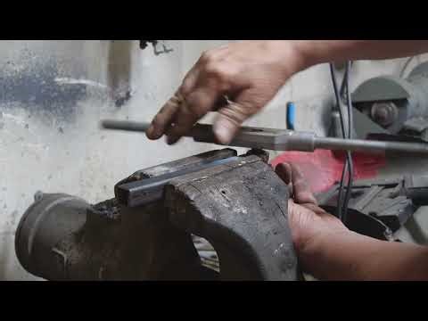 👉 Never lug heavy beehives again! This device will save your back when beekeeping!