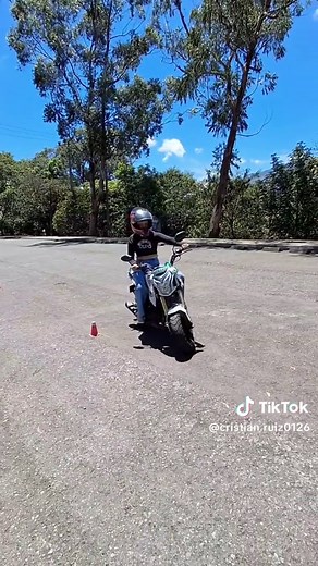 Cómo tramitar la licencia y aprender a conducir moto (consejos para principiantes)