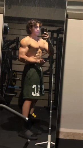 No hay contexto solo estética 🦈 @gymshark /(BELCAST10) 🔥 @rawnutrition / (BELCAST) 💊 @revivemd / (BELCAST) 🧊 @rgmntco / (BELCAST) 💪 @ironsidemexico / (BELCAST) #carlosbelcast #ONYX #gymshark #aesthetics #hype #dump #rawnutrition #revive #rawathleticclub #motivation #muscle #shredded #bodybuilding #mensphysique #fitmotivation #gym #motivación #gymtransformation #aesthetics #Bulked #gymmotivation #workout | ♛ BELCAST