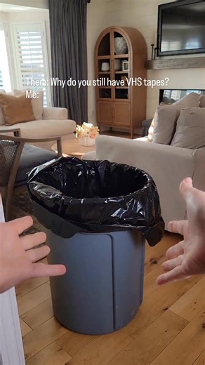 Turn your old VHS tapes and camcorder footage into digital treasures ✨📼! With our Video to Digital Converter, relive classic movies and precious family moments 💾. Easy to use—no computer needed! Preview in real-time with the built-in screen 🖥️, and save your videos to USB or SD cards 📲. Compatible with VCRs, camcorders, and more for all your DIY projects. Start preserving memories today! | Nikolatoysa