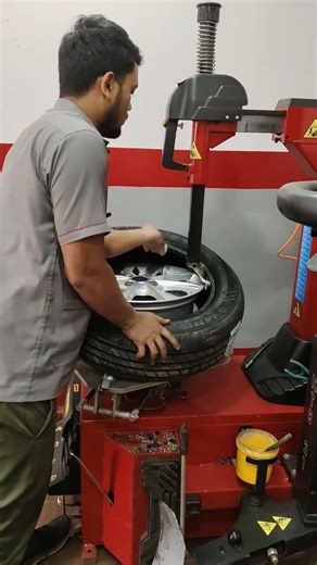Redials Tyre Changing video #automobile #mrftyre #shorts
