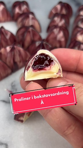 Åkerbärs-Praliner: Söta chokladgodis i bokstavsordning
