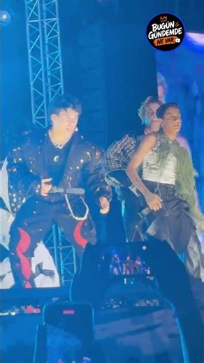 CRUSH İzmir Konserinde ArEf ile “Dudak” Dansı Göz Kamaştırdı! Arda'dan Roman Dansı