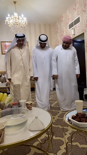 Traditional Yemeni Dance in Stunning Indoor Setting