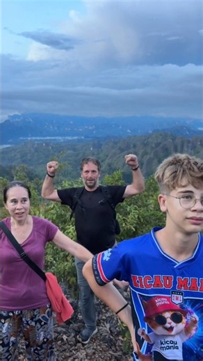 Hiking to the top Ketepu, Merabu (Kelay, Berau)