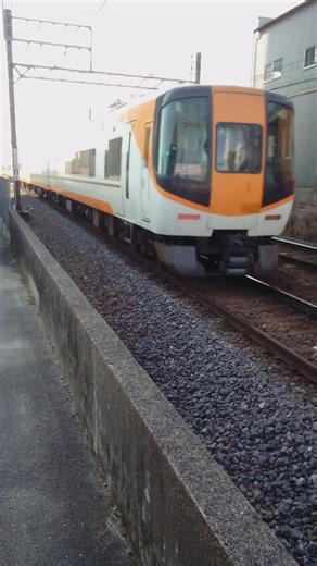 五十鈴川 より の2両だけ 微妙に大きさ違ってますからね( 2026年1月24日の近鉄名古屋線 阿倉川)