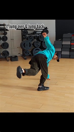 Jerry Hiromasa on Instagram: "Jump over & Jump back - Leg Sweep - Dead Leg - Kidnap #breakdance #breakdancer #breaking #bboy #footwork #dancemove #hiphop #ブレイクダンス"