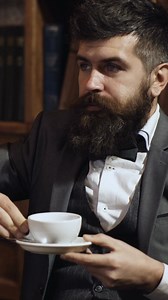 Scones sind der süsse Klassiker zur Teatime. Aber es geht auch anders: Mit Salbei, Greyerzer und dazu ein erfrischender Dip aus Apfel, Frischkäse und Honig. 𝗛𝗶𝗲𝗿 𝗴𝗲𝗵𝘁'𝘀 𝘇𝘂𝗺 𝗱𝗮𝘀 𝗥𝗲𝘇𝗲𝗽𝘁: https://bit.ly/salbei-scones | A.Vogel