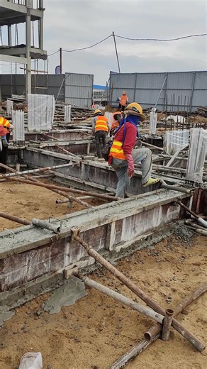 Foundation Day: Pouring the Concrete for the Main Structure Beams! 💧