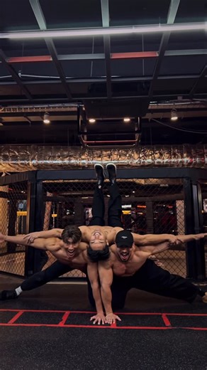 IFBBPRO 타노스 김민수 on Instagram: "FUSION！！✨💥 @itoiyoshio_7 @soichi_hasimoto #physicalasia #physical100 #netflix #fusion #teamwork #mensphysique #korea #japan #dragonball #gymlife #ootd"