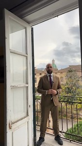 IN VENDITA - Appartamento 70 mq nel cuore di Palermo 📍 Via Cappuccini 165 Parallela di Corso Calatafimi Bassa vicino Piazza Indipendenza e Via Giuseppe Pitrè Nel centro pulsante di Palermo appartamento di 70 mq, situato al 3° piano di una palazzina senza ascensore con ampie vedute. L’immobile è così composto: ✅ Ingresso su disimpegno ✅ Ampio soggiorno luminoso ✅ Camera da letto matrimoniale ✅ Sala da pranzo separata con accesso al cucinotto ✅ 1 bagno ✅ Comodo ripostiglio Ottima soluzione sia co