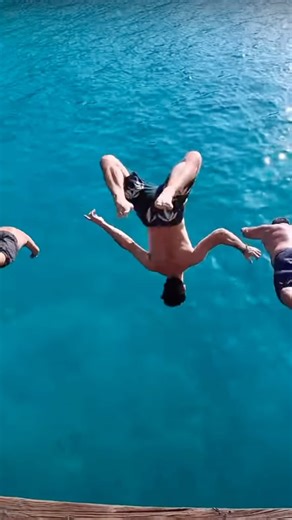 Chasing Bubbles Foundation on Instagram: "Sascha and Raf’s (@spear_it_animal) recap of last year’s Chasing Bubbles Regatta is finally here for your viewing pleasure! So grab some popcorn, kick back, and head over to Spear It Animal on YouTube to relive the chaos, the camaraderie, and the questionable decision-making. If you haven’t already subscribed to their channel, you’ll be righting that wrong after watching this episode. And remember—this year’s adventure is right around the corner (April 9