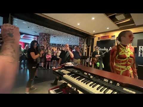 Green Jelly - Three Little Pigs - Rock and Roll Hall Of Fame Performance - 10/6/24
