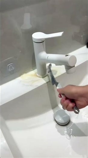 This Cleaning Brush Finds Dirt You Can’t See