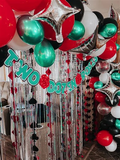 Two dozen roses 🌹 ♦️ 🃏 💎 #twodozenroses #twodozenrosesbirthdayparty #twodozenrosesparty