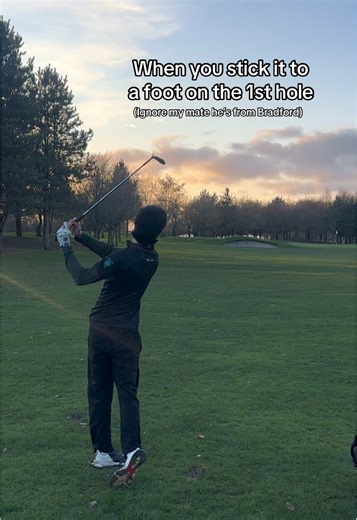 Amazing Golf Shot: Sticking it on the 1st Hole