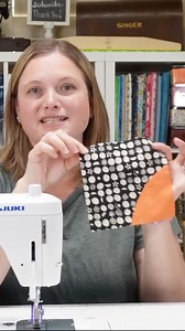 Improv curves are the perfect way to practiced curved piecing in quilting! #quilting #curvedpiecing #modernquilting | Sew Be It Quilts