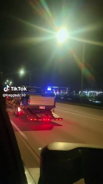 On the move#duallylife#baggedtrucks#baggedtruck#c30dually