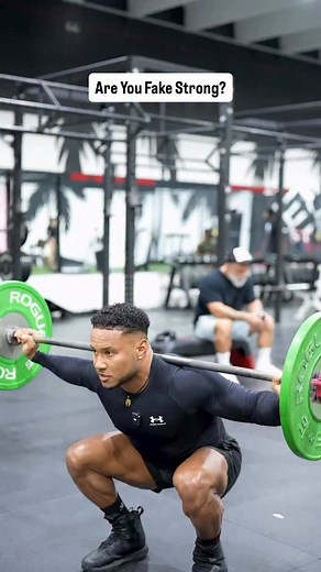 “Comment Coach” to work 1:1 with me Are you fake strong? 😬 Pushing weights off your chest ain’t real strength. Don’t sacrifice a mobile and functional future for a good looking physique. YOU CAN HAVE BOTH #functionaltraining #bodybuilding #calisthenics #fitnessjourney #workoutroutine | Lucas Dasilva Fit