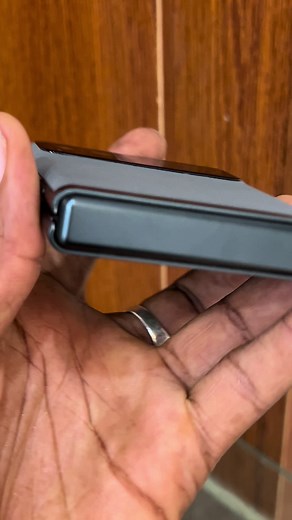 Motorola Flip Now Available: Slim Battery Features