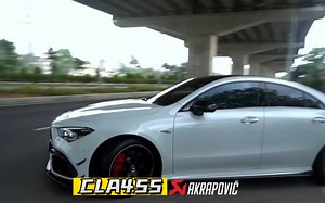 奔驰CLA45S AMG更换Akrapovic钛合金阀门排气。这才是小钢炮该有的声浪。