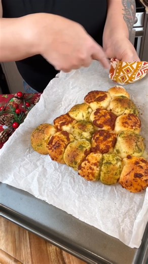 Easy and yummy! This Italian recipe is perfect for the season, great for any holiday dinner or party | Kells Kitchen