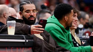 Llega por sorpresa el séptimo álbum de Drake: 'Honestly, Nevermind'